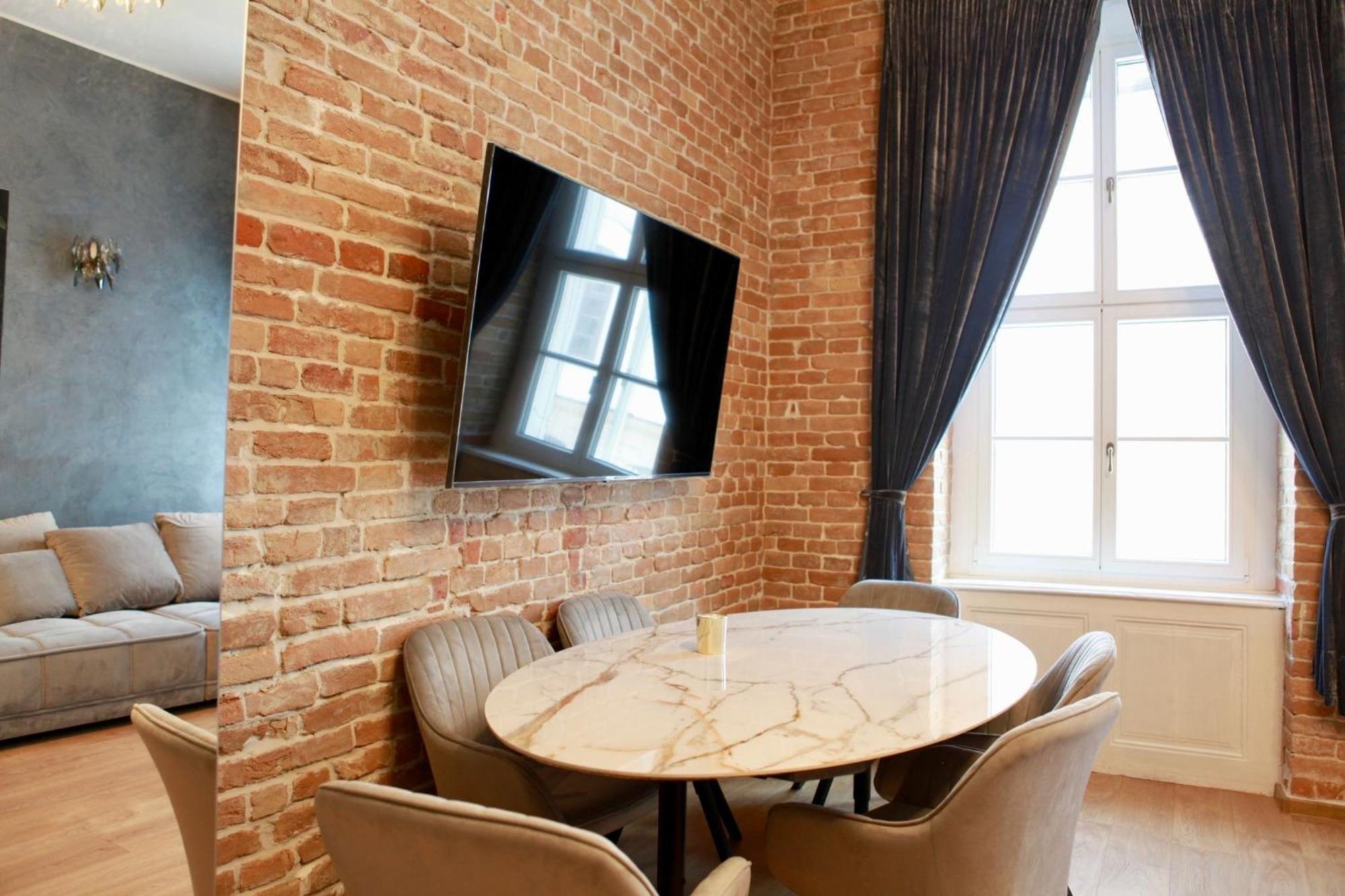 Heart In The Old Town Apartment Bratislava Bagian luar foto