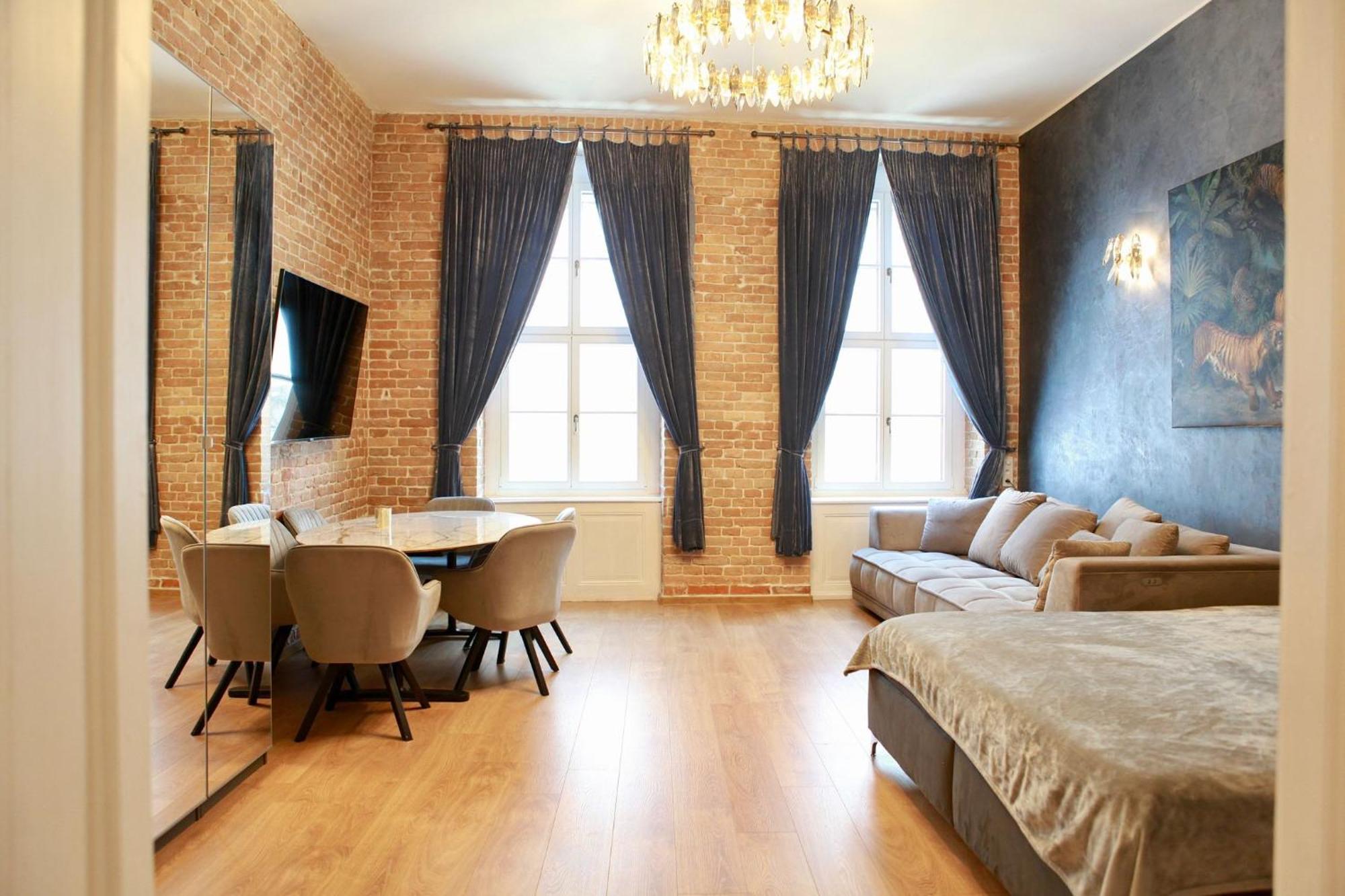 Heart In The Old Town Apartment Bratislava Bagian luar foto